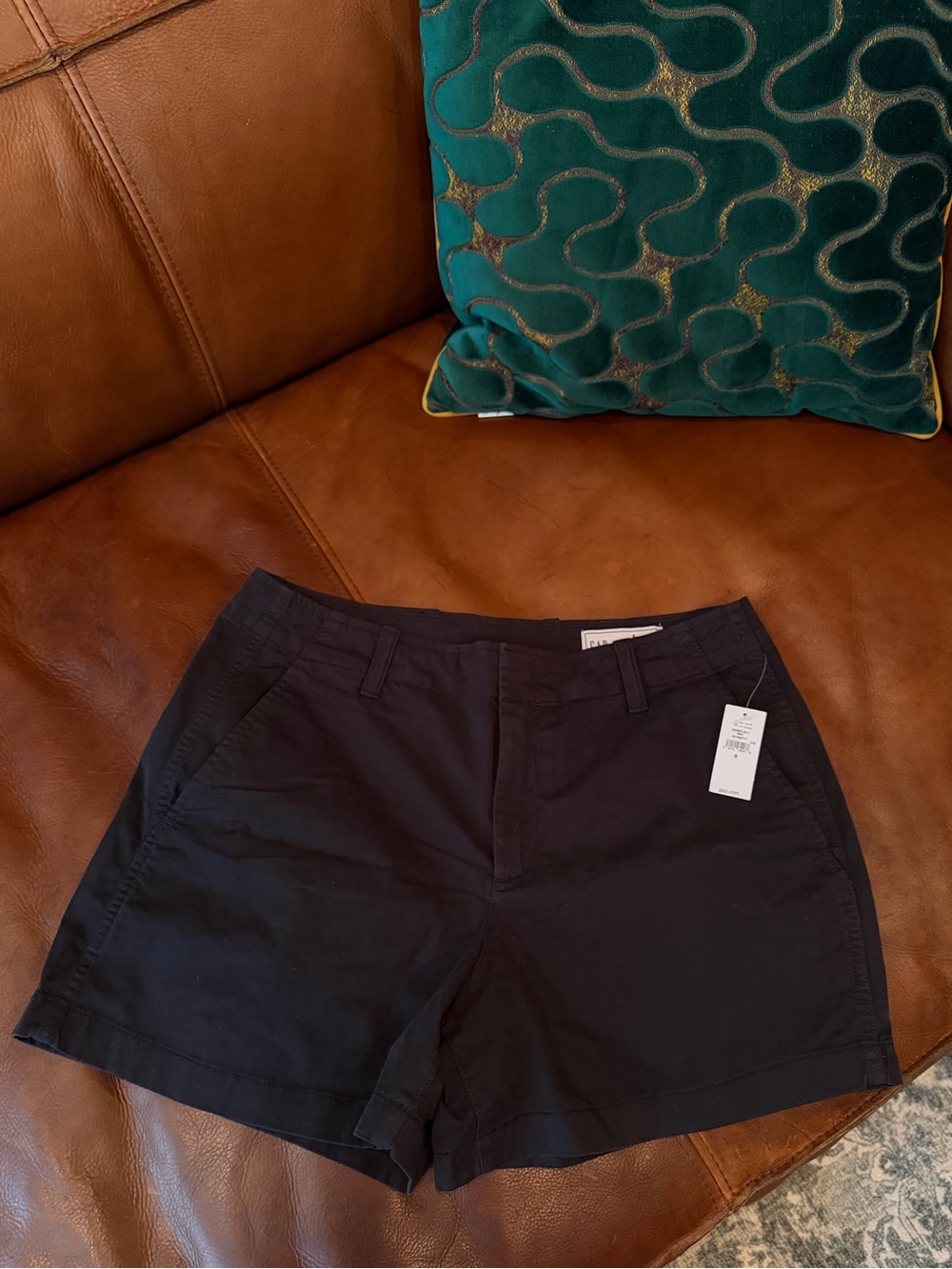 GAP Women’s Downtown Khaki Shorts (Size 29)